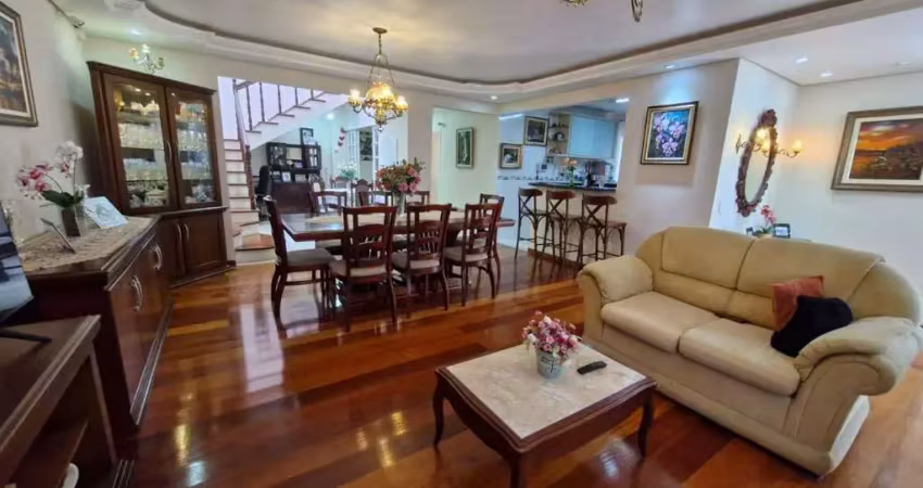 Casa à Venda com 2 suítes no Trindade, Florianópolis/SC