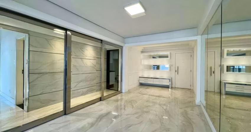 Oportunidade: Apartamento à venda, 3 quartos no Centro de Florianópolis