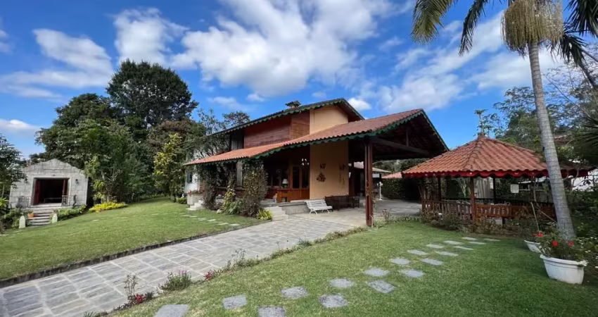 SUA CASA NA SERRA: UMA OBRA DE ARTE ATEMPORAL