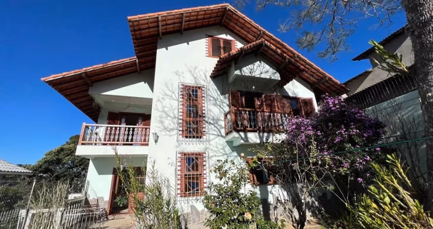 Casa em Condomínio Privativo – Conforto, Sol e Natureza! ️
