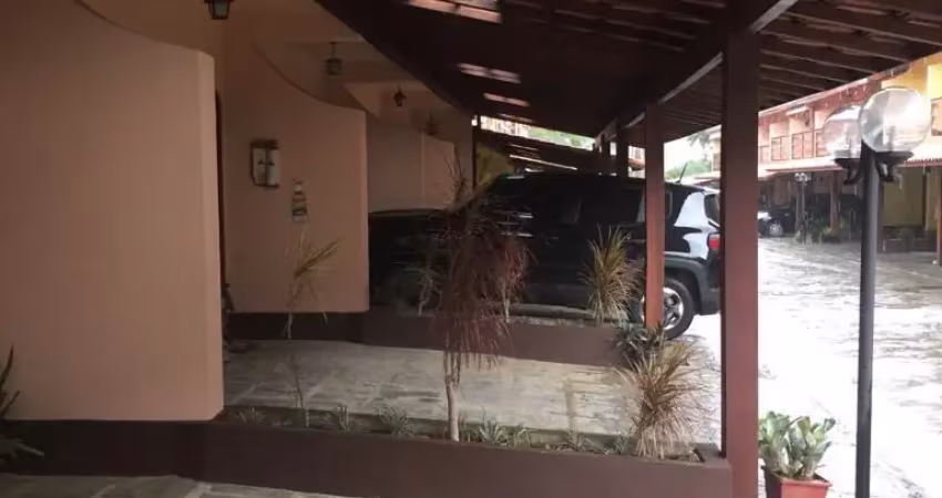 Casa próximo ao centro de teresópolis em condomínio com lazer completo