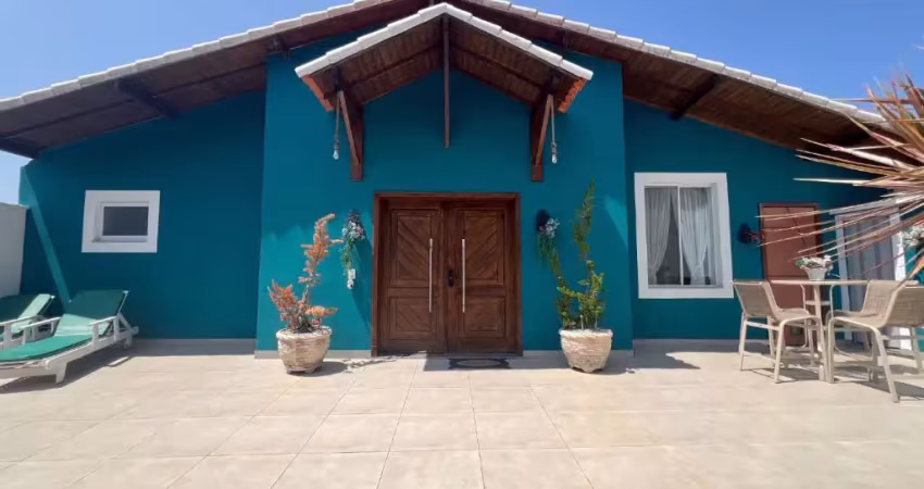Seu novo lar na serra, do jeitinho que você sempre sonhou – porteira fechada!    na charmosa barra do imbuí, dentro de um condomínio tranquilo e acolhedor, encontra-se essa casa encantadora, perfeita 