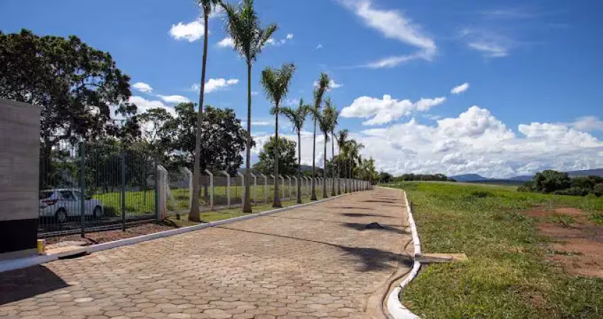 Viva ao lado da natureza! terreno à venda em condomínio exclusivo na beira da represa de furnas