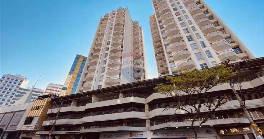 Apartamento quarto e sala com garagem no Centro de Juiz de Fora