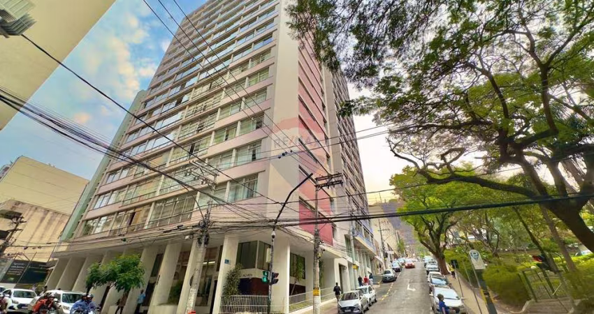 Apartamento 3 quartos, suite, elevador e vaga de garagem, esquina da Rua Halfeld no Centro de Juiz de Fora