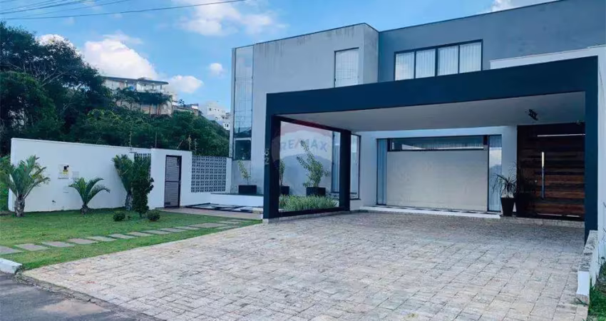 Linda casa de 4 quartos no Condomínio Nova Gramado