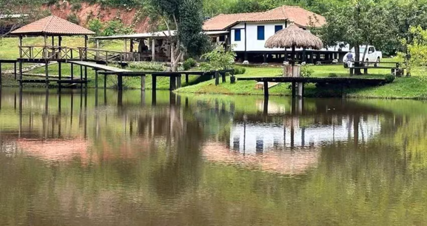 Chácara / sítio com 3 quartos à venda no Centro, Mercês 
