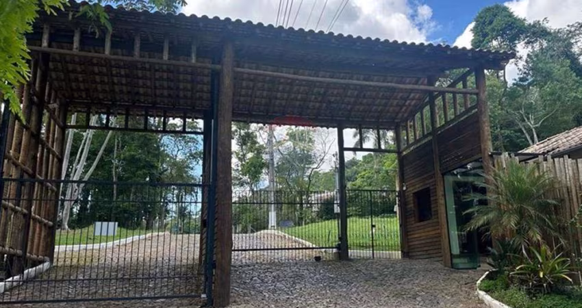 Um Refúgio na Natureza – 131.000 m² no Condomínio Parque das Bromélias