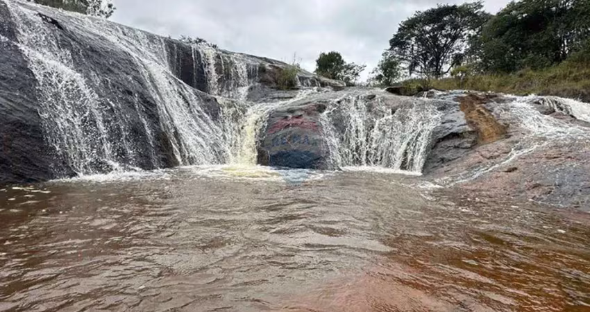 Fazenda à venda – 65 hectares com cachoeira, piscina natural e potencial agrícola e turístico