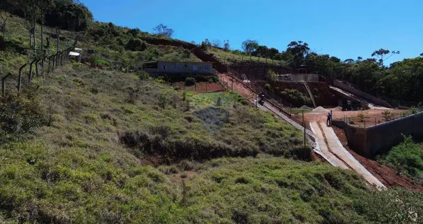 Terreno à venda no São Pedro, Juiz de Fora 