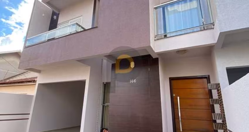 Sobrado à venda no bairro Jardim Gisela - Toledo/PR