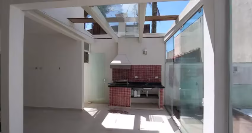 Casa com 4 quartos para alugar na Av. Luciano de Bona, Balneario Sambura, Peruíbe