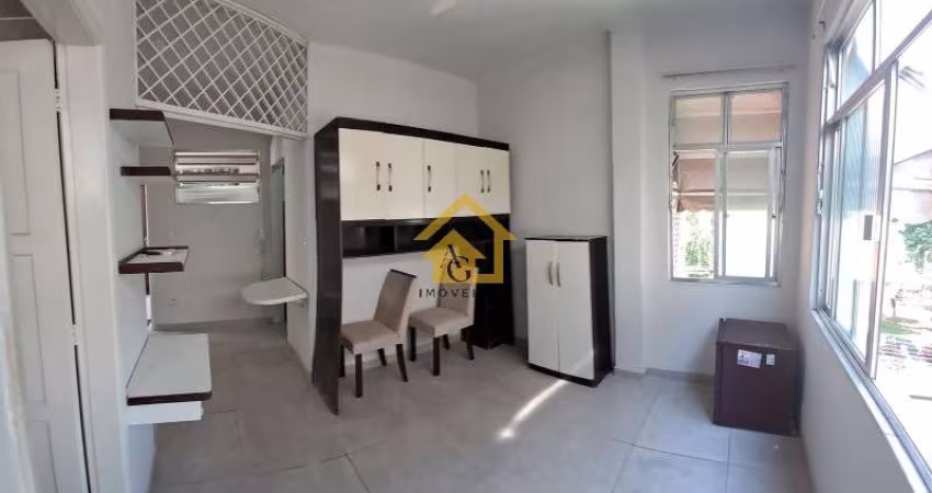 Oportunidade imperdível! Apartamento à venda no Jardim Guanabara, Rio de Janeiro - R$300mil! Kitnet com 1 quarto, 1 banheiro e vaga de garagem.