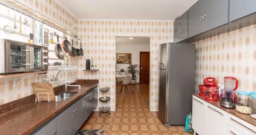 Excelente sobrado para venda com 3 quartos, sendo 1 suíte, 197m²