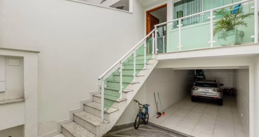Versátil sobrado para venda com 3 quartos, sendo 1 suíte, 136m²