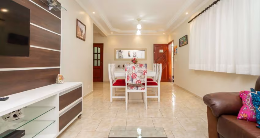 Versátil casa tipo para venda com 3 quartos, sendo 1 suíte, 132m²