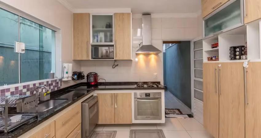 Imperdível sobrado para venda em jardim marisa com 3 quartos, sendo 3 suítes, 168m²