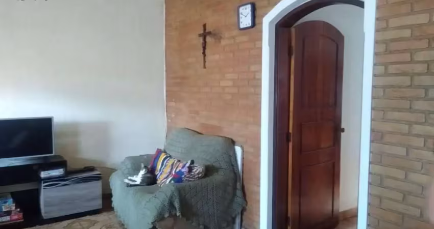 Casa ampla e confortável à venda no bairro santa cecília!