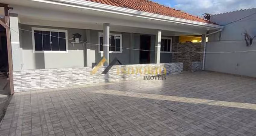 BELÍSSIMA CASA!!! 03 QTOS., AMPLO TERRENO, 05 VAGAS DE GAR.