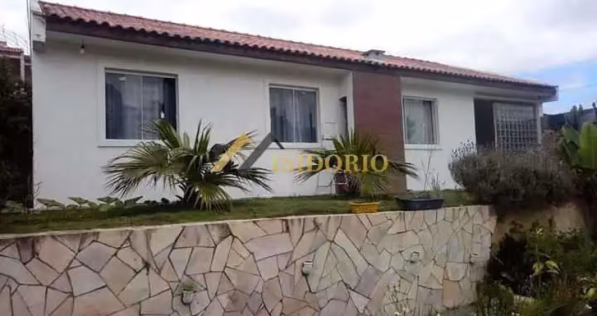 Ótima casa com amplo terreno!!! 03 qtos., suíte, lareira, lazer