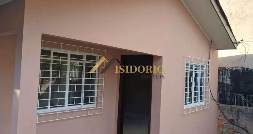 CASA EM COLOMBO! AMPLO TERRENO, 02 QUARTOS