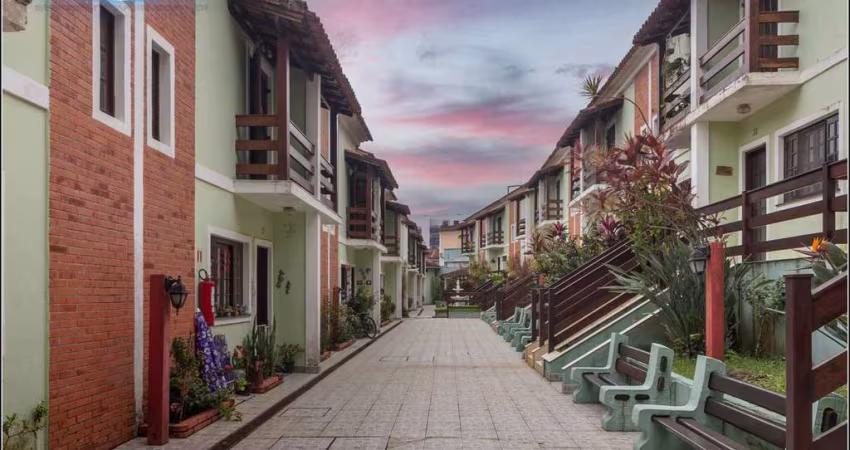 Casa em Village com 2 Quartos, 80m² por R$ 590.000 - Maitinga - Bertioga/SP