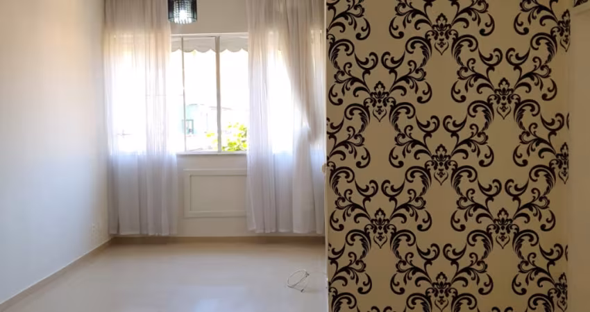 Apartamento de 2 quartos com dependência completa,2 vagas e sol da manhã