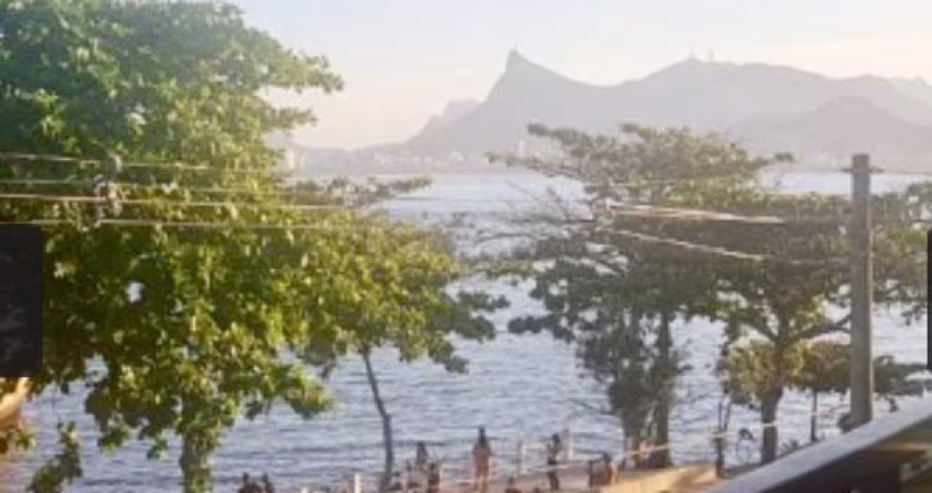 Apartamento vista frontal para o mar,4 quartos com 2 suítes e 2 vagas.