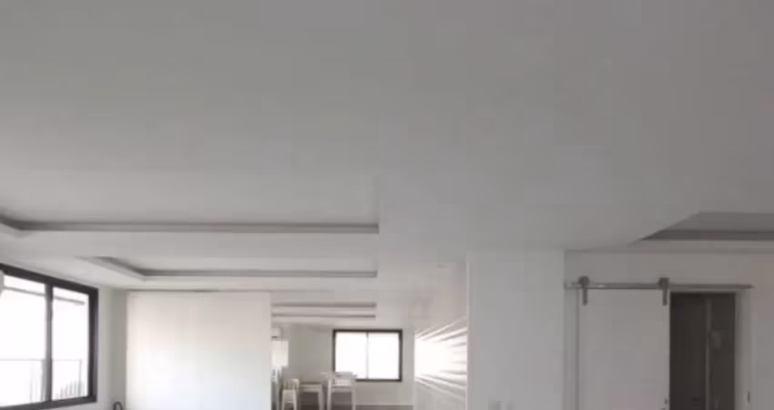 Excelente cobertura duplex,ampla ,composta de 3 quartos com 1 suíte,varanda ,churrasqueira e piscina.