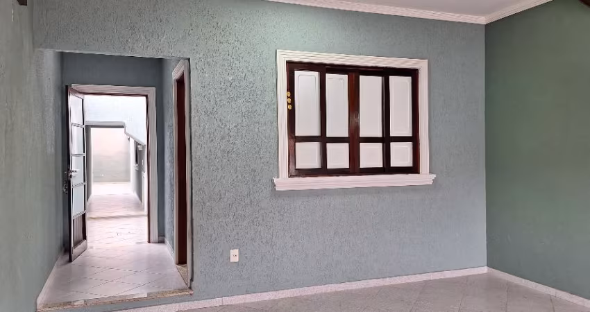 Sobrado para Alugar com 4 quartos, 3 banheiros, 2 vagas e 136m² por R$ 5.000