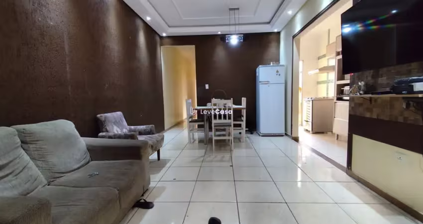 Casa à Venda com 3 quartos, 1 banheiro e 69m² por R$ 310.000