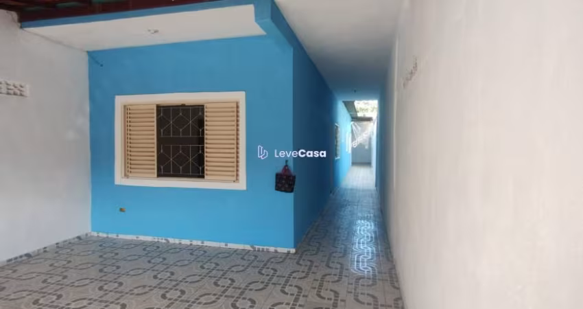 Casa à Venda com 2 quartos, 1 banheiro, 2 vagas e 68m² por R$ 380.000