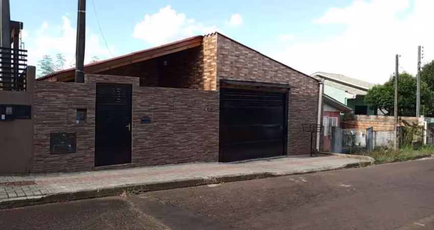 Casa à venda em Chapecó - Efapi - 130m² - Churrasqueira e Portão Eletrônico