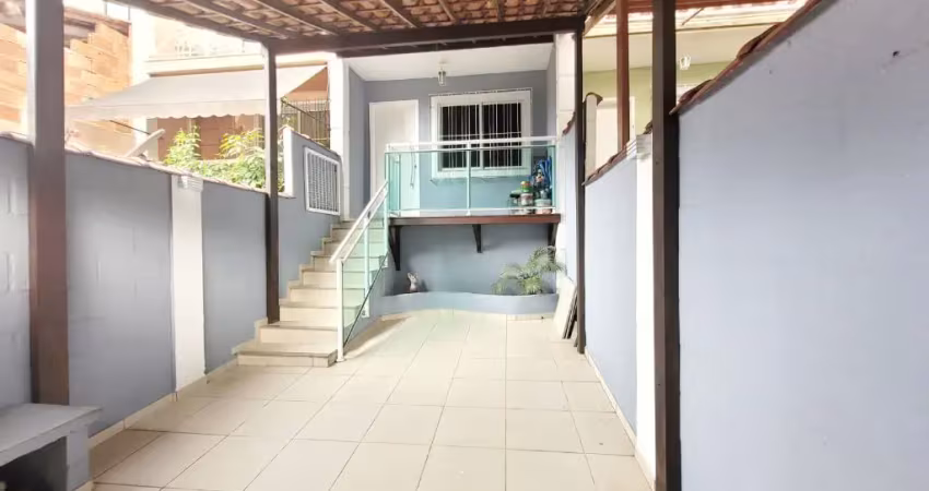 CASA AMPLA E MODERNA À VENDA NO BAIRRO CALIFÓRNIA – NOVA IGUAÇU