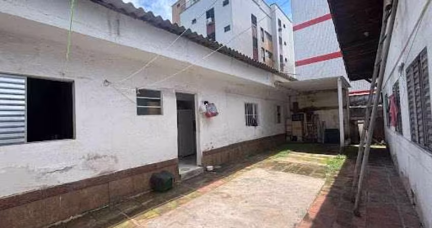 Casa com 3 dormitórios à venda, 200 m² por R$ 900.000,00 - Jardim Las Palmas - Guarujá/SP