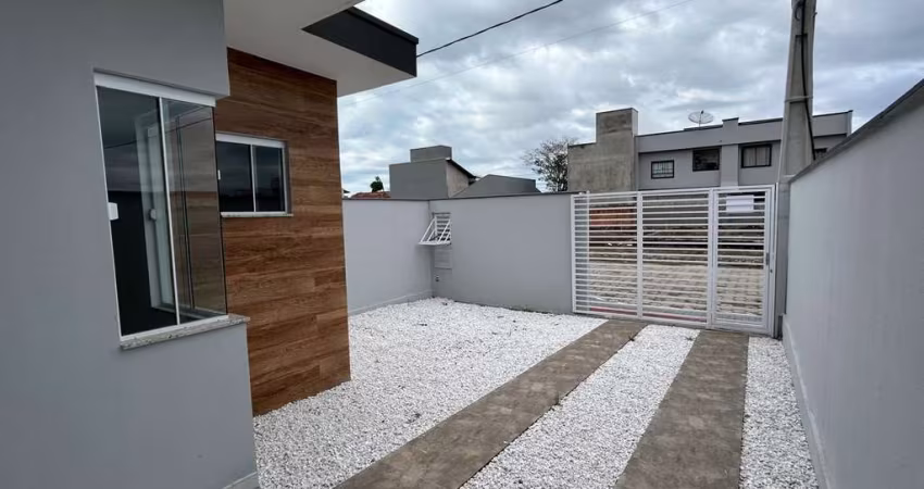 Casa para Venda em Balneário Piçarras, Itacolomi, 2 dormitórios, 1 suíte, 2 banheiros, 2 vagas
