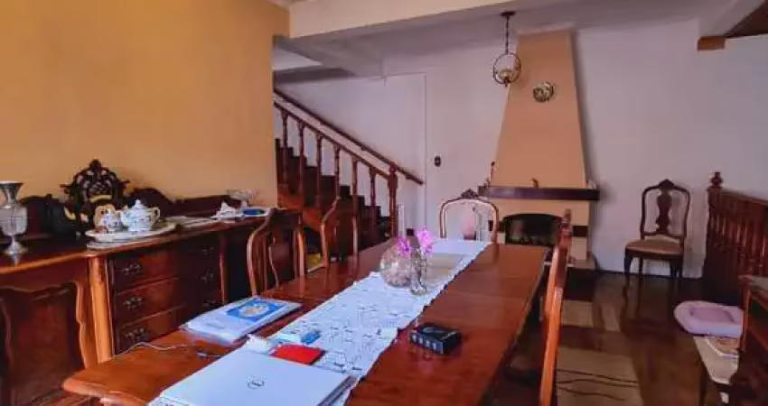Sobrado para venda, Vila Campesina, Osasco, com 3 dormitórios, sendo 1 suíte, lareira, quintal com churrasqueira, 3 vagas. Estuda permuta