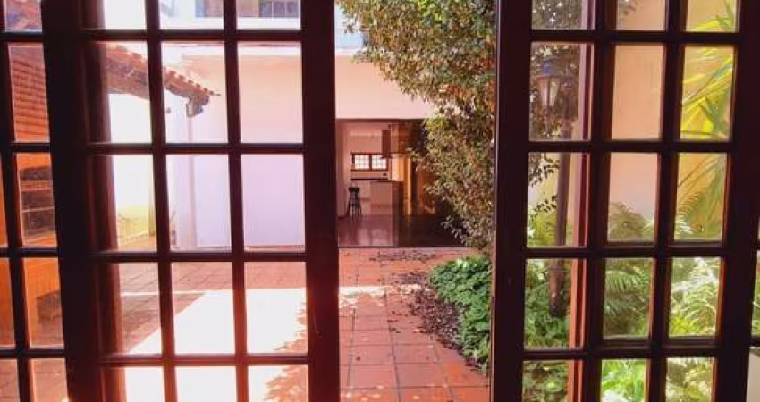 Sobrado para venda, Jardim Paulistano, São Paulo, com 3 dormitórios, edícula, área gourmet, churrasqueira, quintal e 3 vagas de garagem.