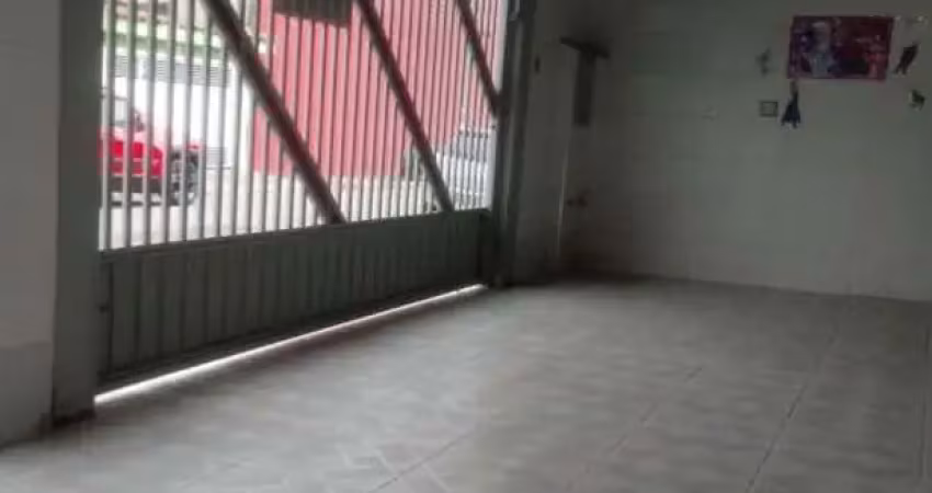 Casa térrea com 3 dormitórios, 3 vagas de garagem, quintal com churrasqueira, Piratininga.