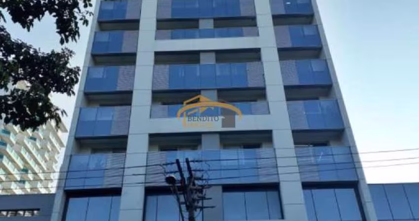 Sala Comercial Centro de Osasco, com copa, banheiro e 1 Vaga. Condomínio fechado com controle de acesso