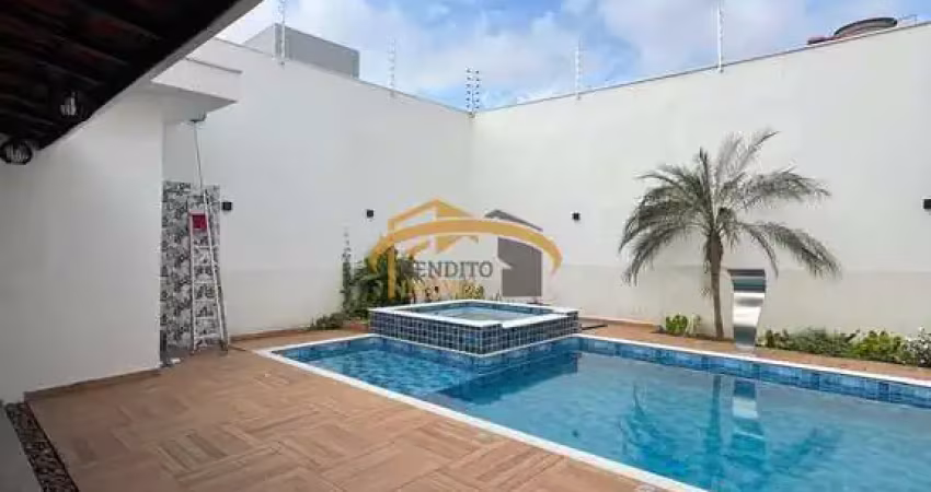 Casa Térrea a venda , Presidente Altino, com 3 suítes, 2 vagas de garagem, quintal com piscina e área gourmet.