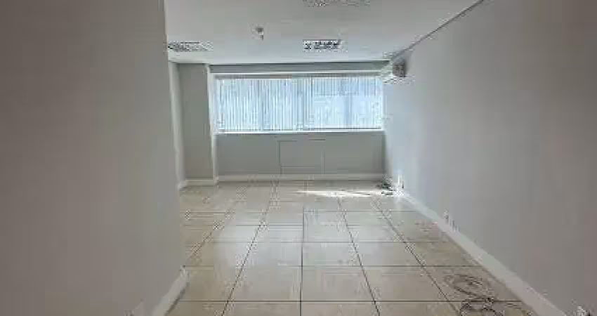Sala comercial para locação condomínio bonnaire, morumbi. ar condicionado, 2 banheiros, 1 vaga. pronta para sua empresa!