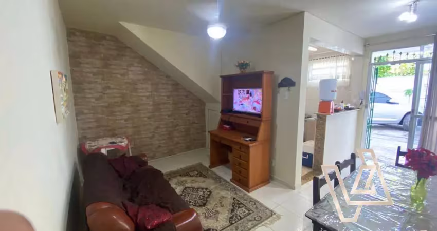 Casa à venda no Portinho – Condomínio Fechado!