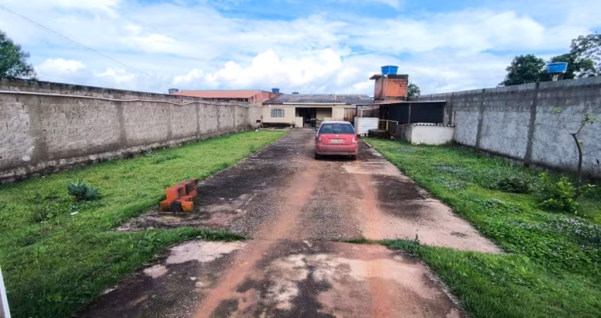 Vendo linda casa na rua 4 da 26 setembro