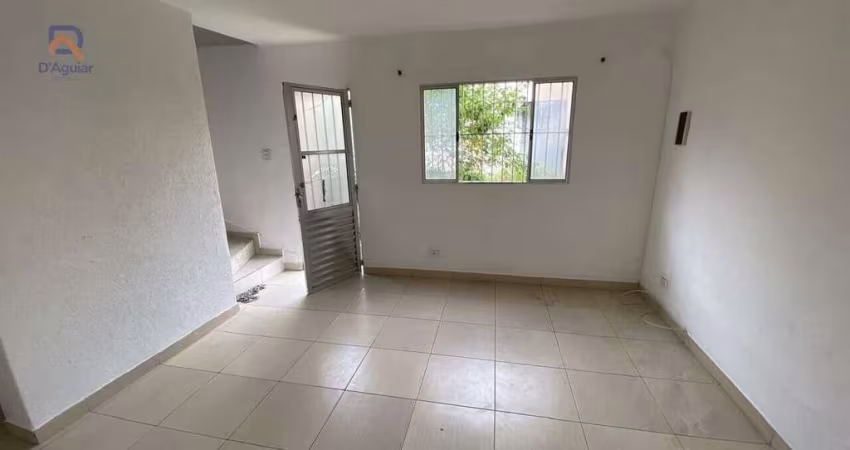 Sobrado na Vila Mazzei (rua particular) próximo ao metrô Tucuruvi com 2 quarto , sem vaga