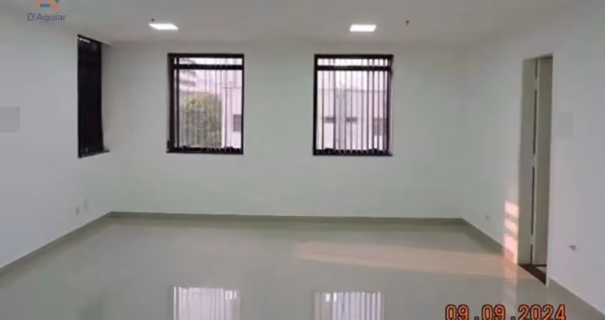 Sala em Santana, na Rua Ezequiel Freire - a apenas 400 metros do Metro