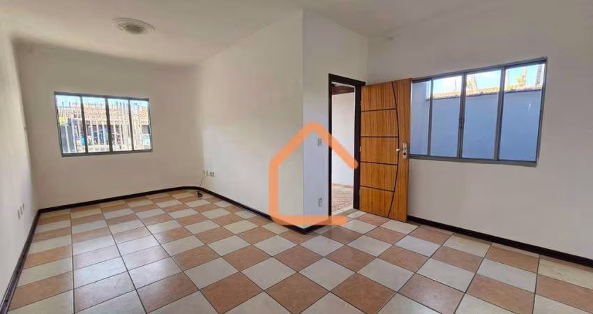 Casa com 3 dormitórios à venda, 119 m² por R$ 450.000 - Jardim Aureliano - Pouso Alegre/MG