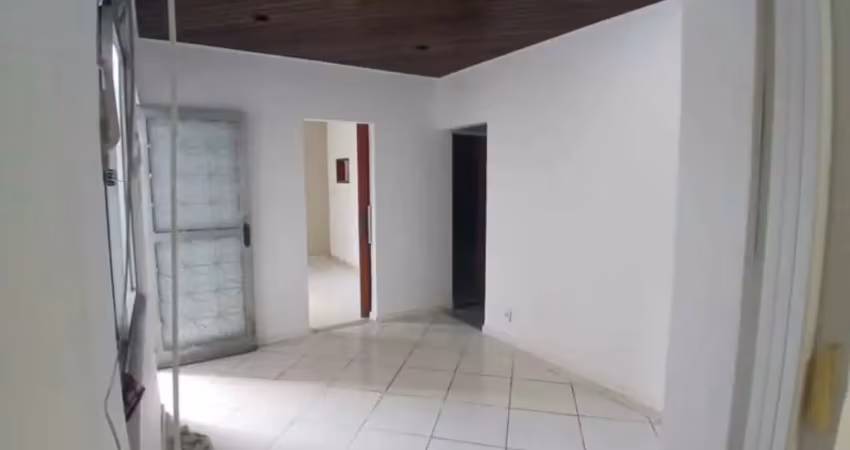 Vende se uma casa toda reformada  em um bairro tranquilo