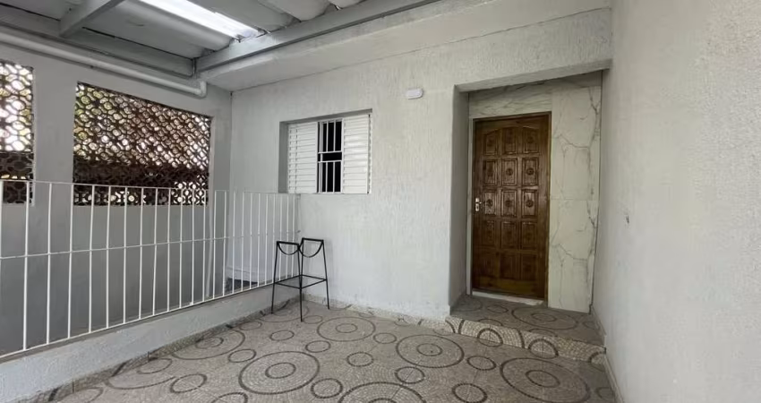 Casa para Locação em Barueri, Jardim dos Camargos, 2 dormitórios, 1 banheiro, 2 vagas