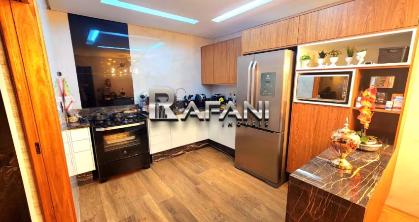 VENDE-SE SOBRADO COM 03 DORMITÓRIOS REFORMADO NO JARDIM SANTISTA - MAUÁ/SP